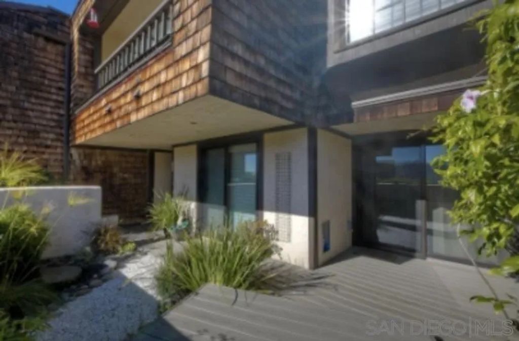 2239 Del Mar Scenic Parkway, Del Mar, CA 92014