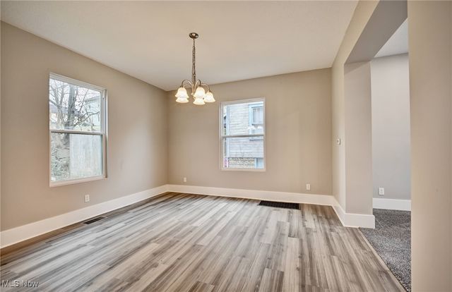 338 Luck Ave, Zanesville, OH 43701