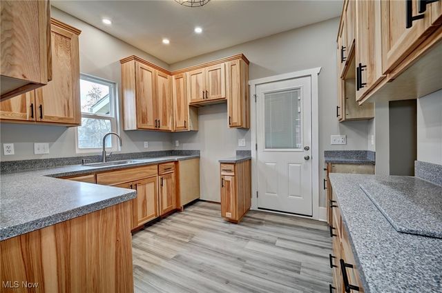 338 Luck Ave, Zanesville, OH 43701