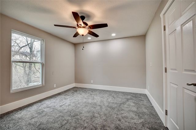 338 Luck Ave, Zanesville, OH 43701