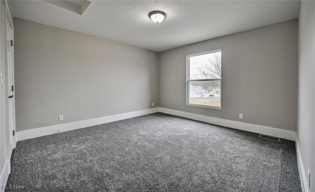 338 Luck Ave, Zanesville, OH 43701