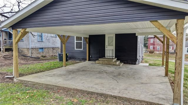 338 Luck Ave, Zanesville, OH 43701