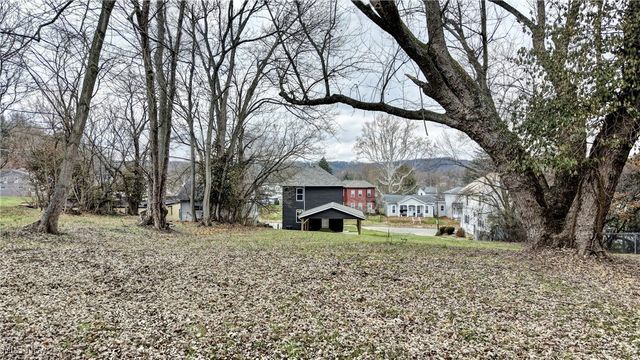 338 Luck Ave, Zanesville, OH 43701