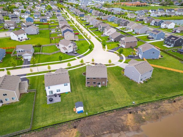 370 Hemlock Lane, Oswego, IL 60543