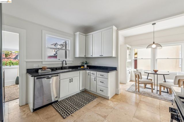 836 E 19th St, Oakland, CA 94606