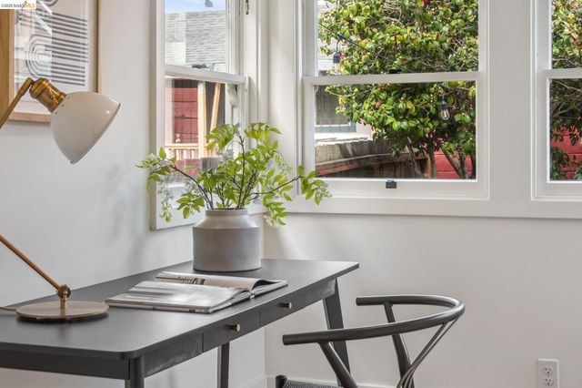 836 E 19th St, Oakland, CA 94606