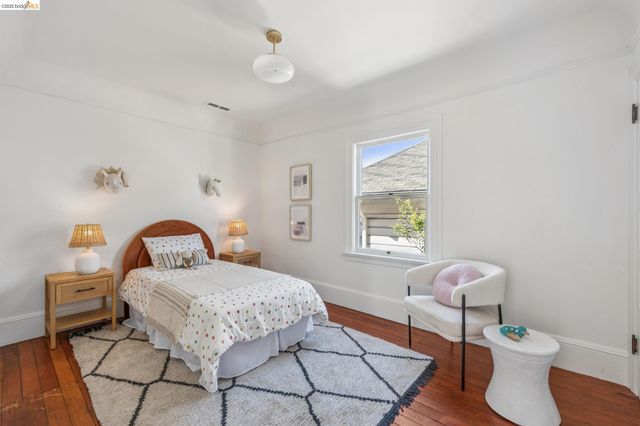 836 E 19th St, Oakland, CA 94606