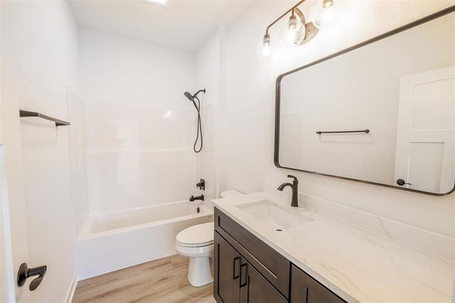 3800 Burr Oak Drive, Janesville, WI 53545