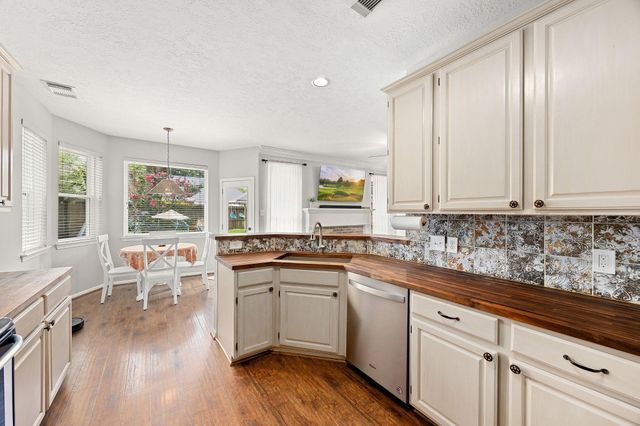 2002 Cannonbury Lane, Richmond, TX 77406