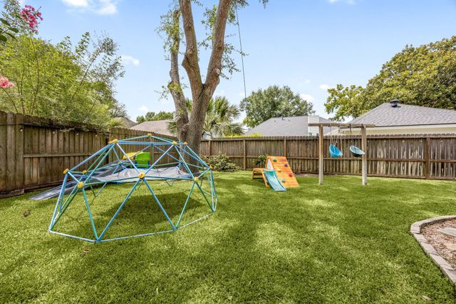 2002 Cannonbury Lane, Richmond, TX 77406