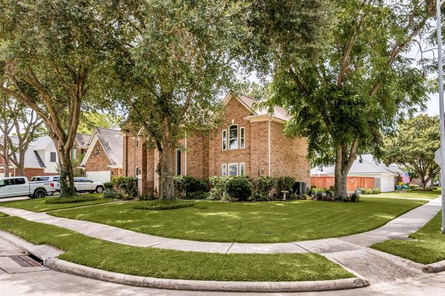 2002 Cannonbury Lane, Richmond, TX 77406