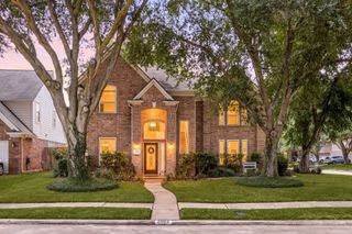 2002 Cannonbury Lane, Richmond, TX 77406