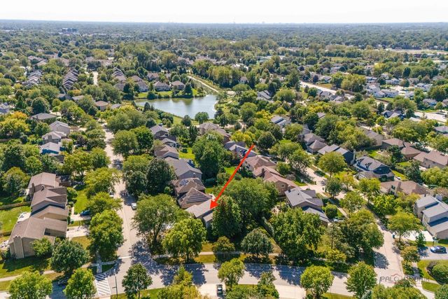 1310 Hidden Lake Drive, Buffalo Grove, IL 60089