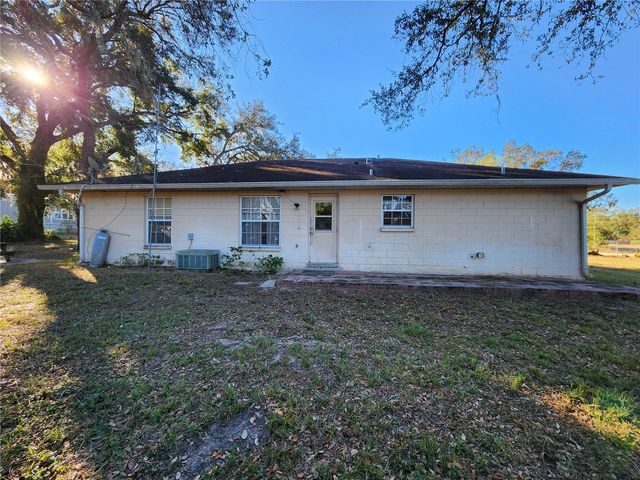 20054 US HIGHWAY 301, Dade City, FL 33523