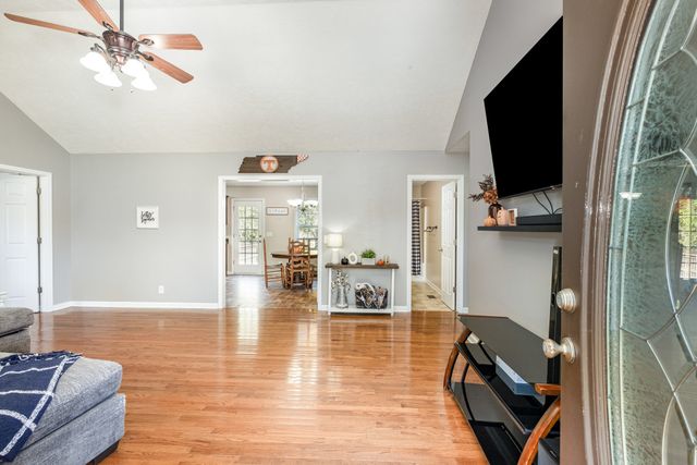 2916 Riley Creek Rd, Normandy, TN 37360