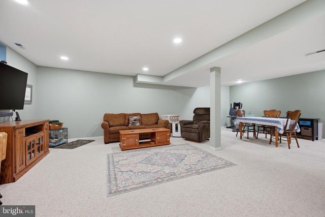 395 HOBSON PL, Blue Bell, PA 19422