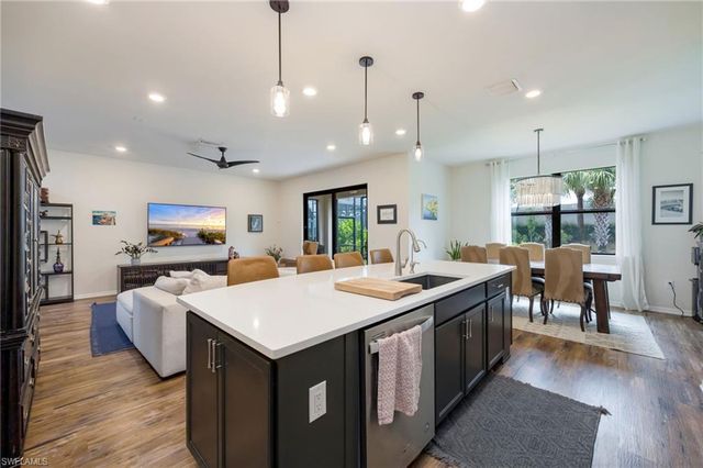 7186 Wilton DR, Naples, FL 34109