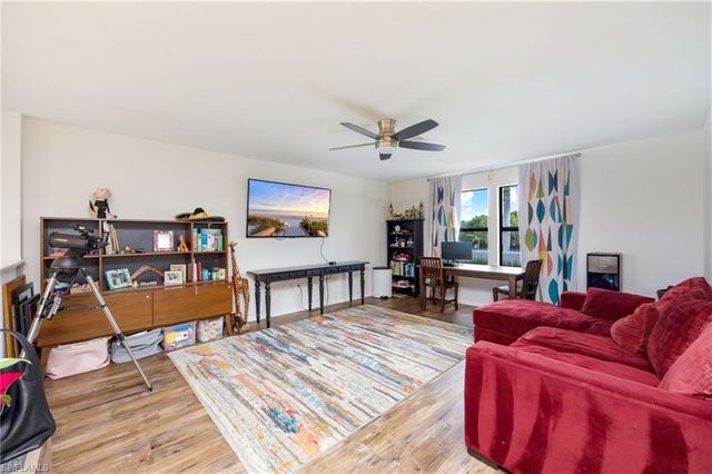 7186 Wilton DR, Naples, FL 34109