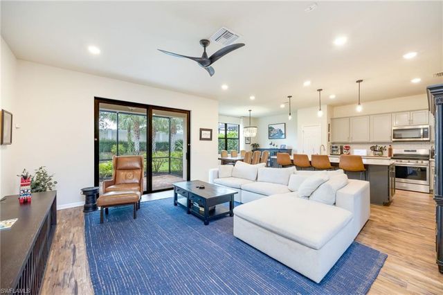 7186 Wilton DR, Naples, FL 34109