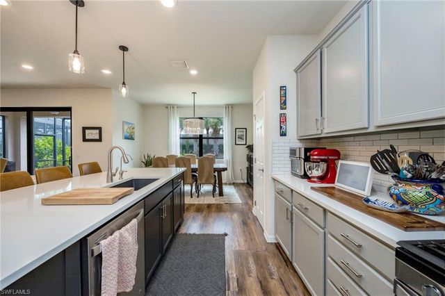 7186 Wilton DR, Naples, FL 34109