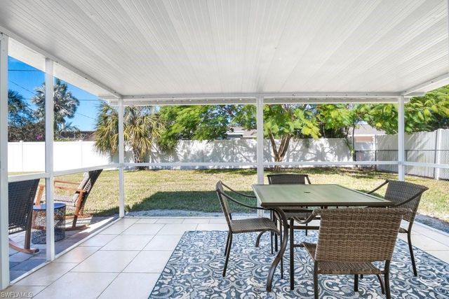 1207 Hernando ST, Naples, FL 34103