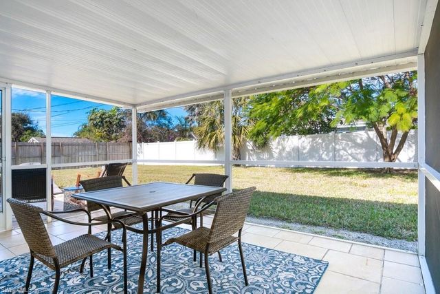 1207 Hernando ST, Naples, FL 34103