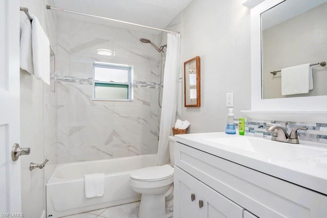 1207 Hernando ST, Naples, FL 34103