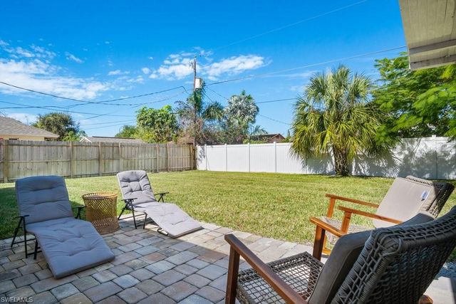 1207 Hernando ST, Naples, FL 34103