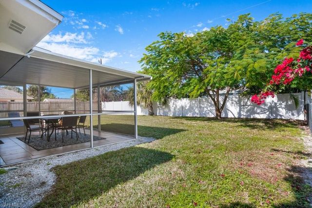 1207 Hernando ST, Naples, FL 34103