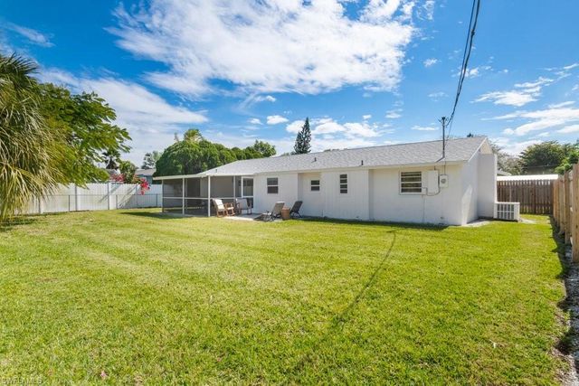 1207 Hernando ST, Naples, FL 34103