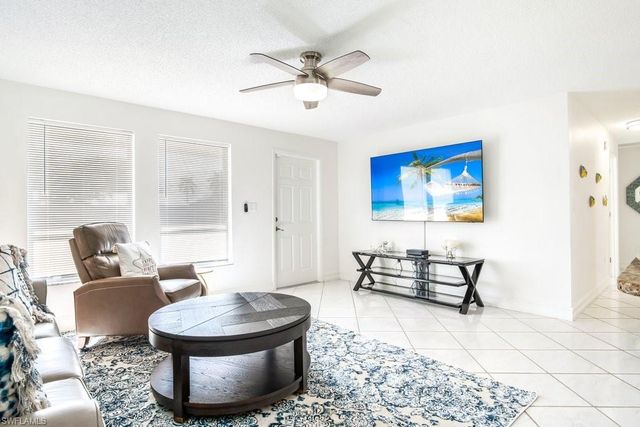 1207 Hernando ST, Naples, FL 34103