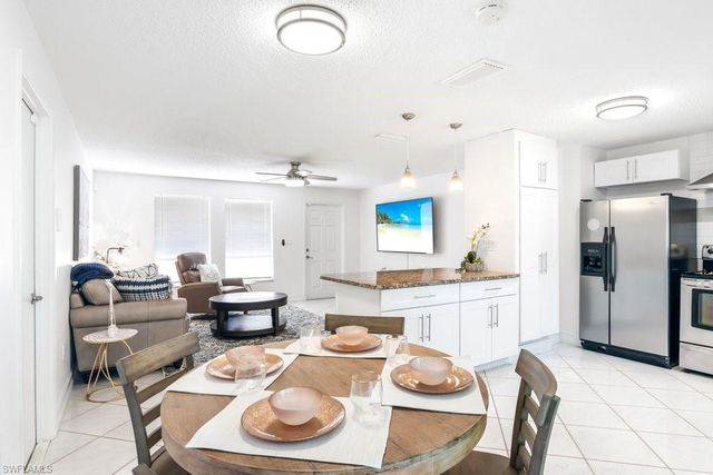 1207 Hernando ST, Naples, FL 34103