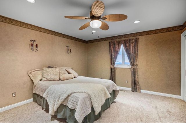 1527 Tanglewood Drive, Schererville, IN 46375