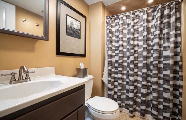 1527 Tanglewood Drive, Schererville, IN 46375