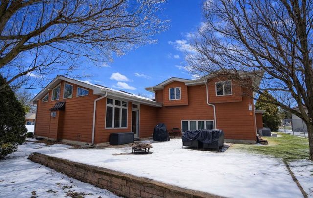 1527 Tanglewood Drive, Schererville, IN 46375