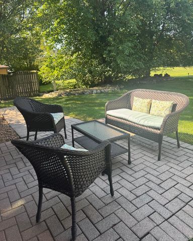 1527 Tanglewood Drive, Schererville, IN 46375