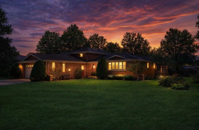 1527 Tanglewood Drive, Schererville, IN 46375