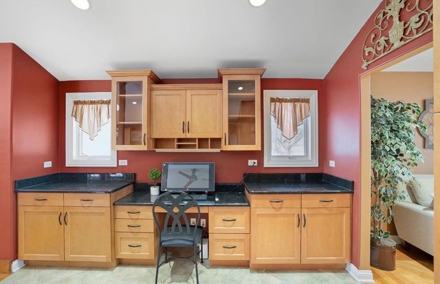 1527 Tanglewood Drive, Schererville, IN 46375