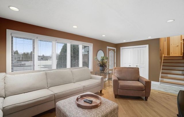 1527 Tanglewood Drive, Schererville, IN 46375