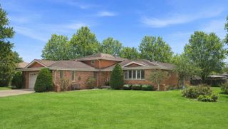 1527 Tanglewood Drive, Schererville, IN 46375