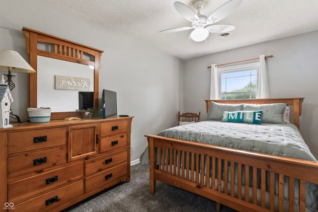 1344 W 1000 N, Fortville, IN 46040