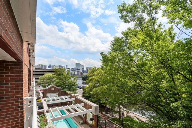 6 Canal Park 307, Cambridge, MA 02141