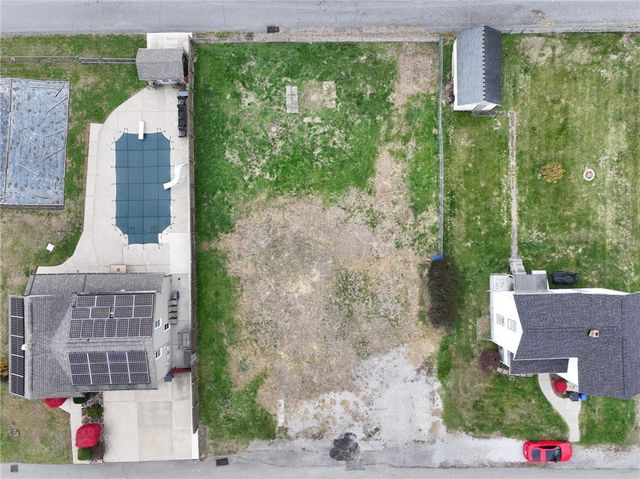 111 Poplar St, Imperial, PA 15126