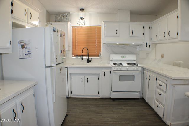 8603 S Loop Boulevard, California City, CA 93505