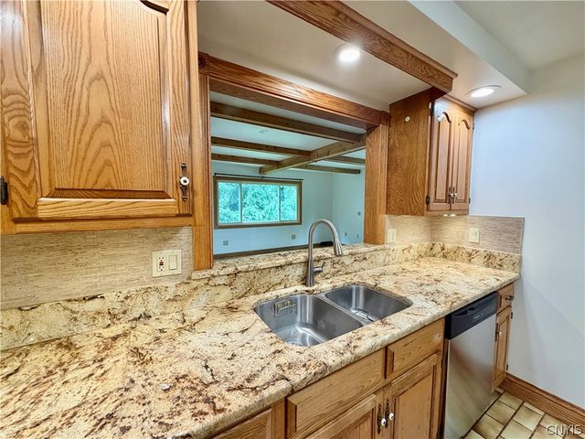 122 Silverlace Terrace, Camillus, NY 13219