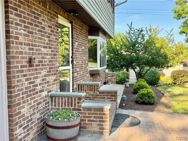 122 Silverlace Terrace, Camillus, NY 13219