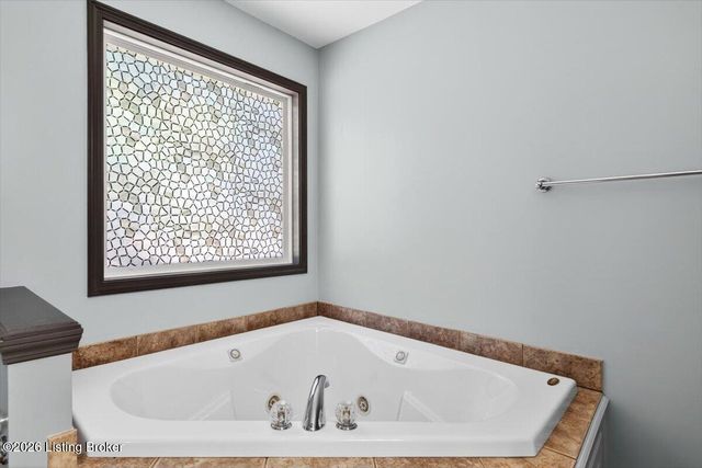 11304 Cox Ave, Louisville, KY 40223