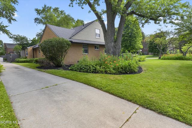 2605 Densmore Drive, Toledo, OH 43606