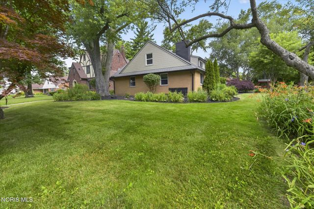 2605 Densmore Drive, Toledo, OH 43606