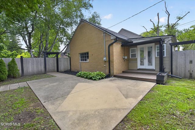 2605 Densmore Drive, Toledo, OH 43606